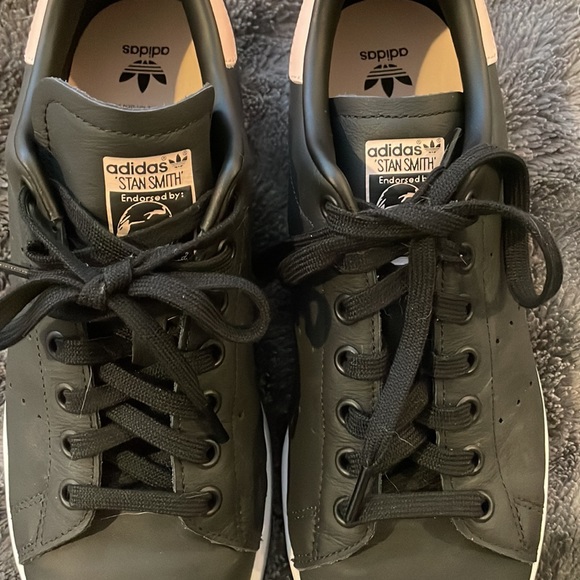 Adidas Stan Smith Shoes - Picture 3 of 5